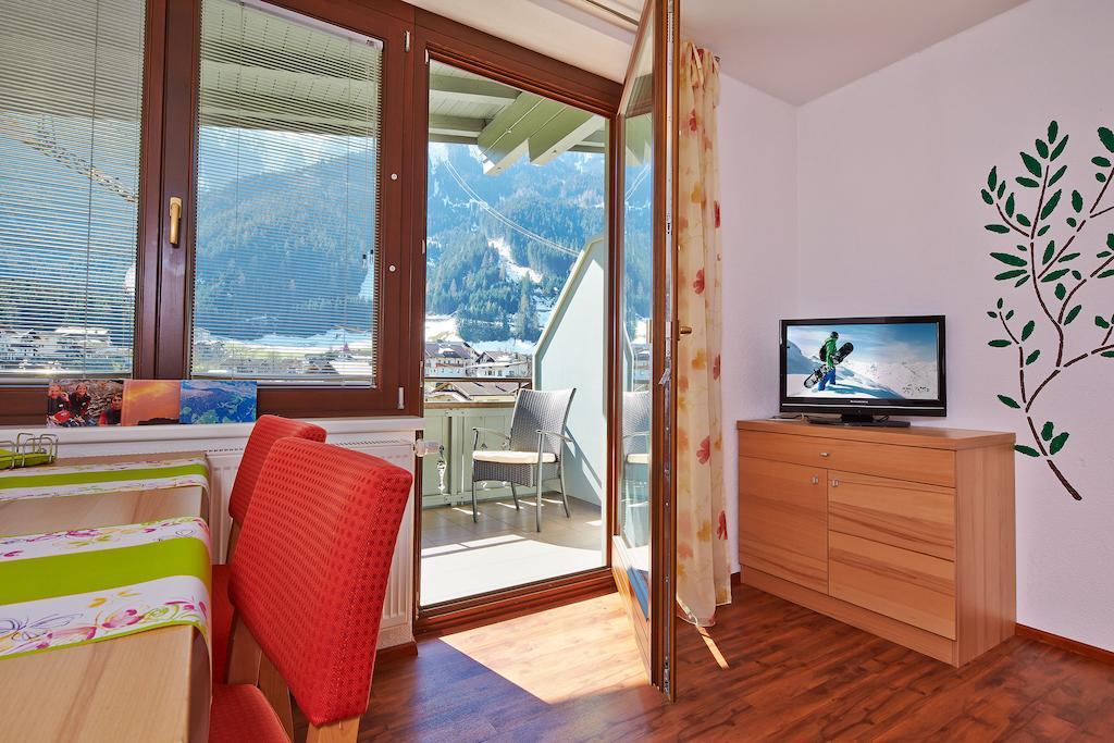 Skylounge Mayrhofen Szoba fotó